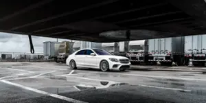 Mercedes-Benz S560